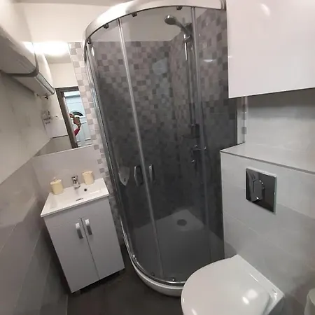 Kozvetlen Vizparti Apartman Paroknak Apartmán *